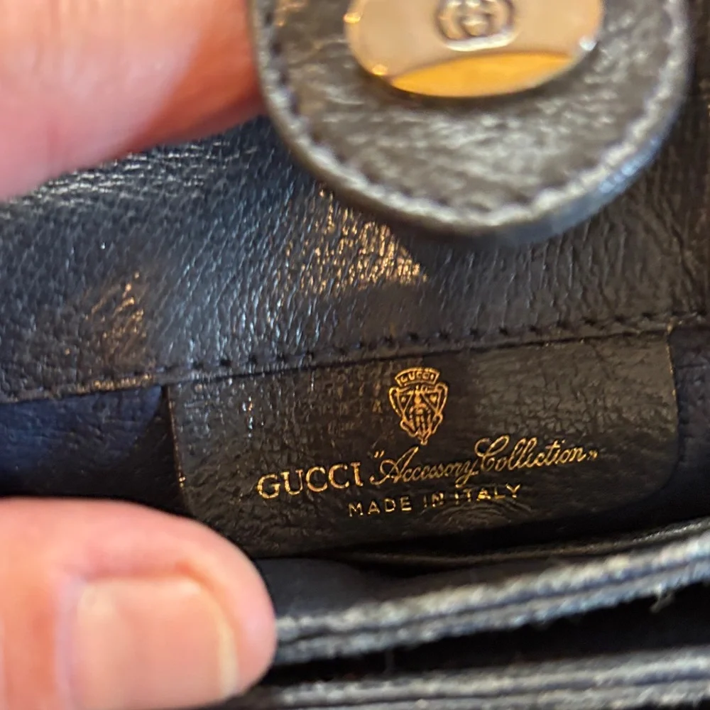 Vintage-Rare- Supreme Gucci Navy/Cream leather authentic Monogram Crossbody Bag - Picture 5 of 17